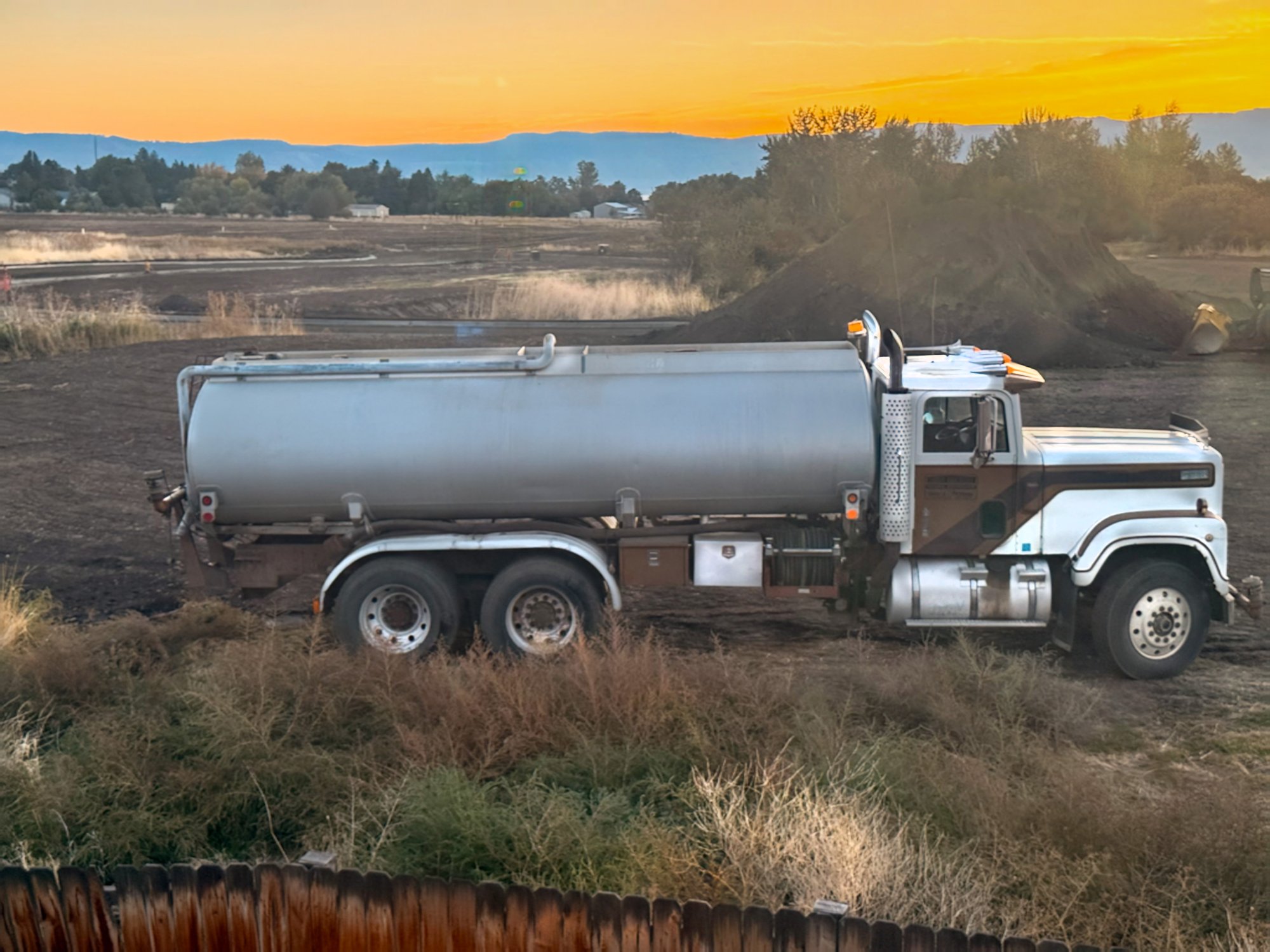 truck - 1.jpg