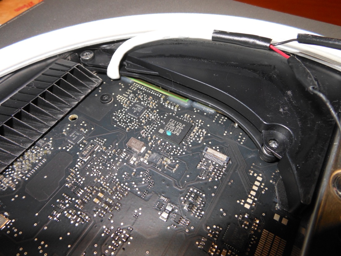 USB Wire Under Heat Sink.jpeg