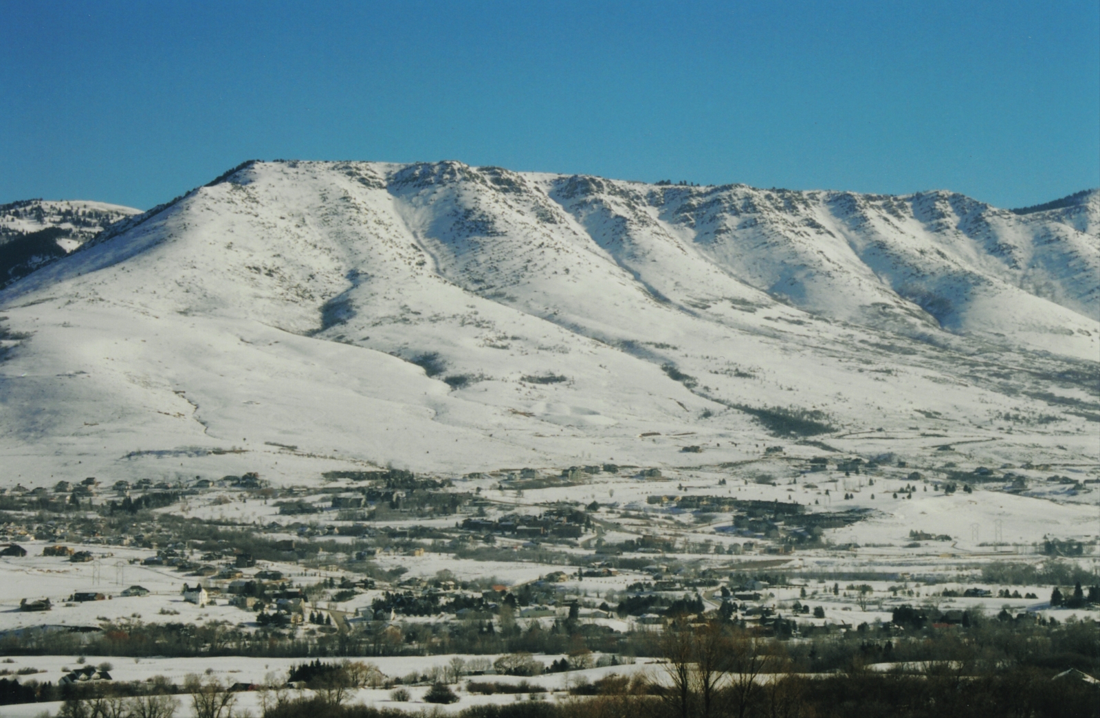 UTAHMTNSMALL.JPG