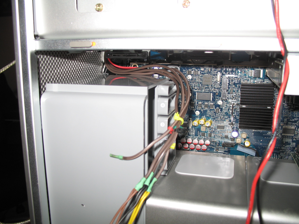 x1900__brown_wire_feed_977.jpg