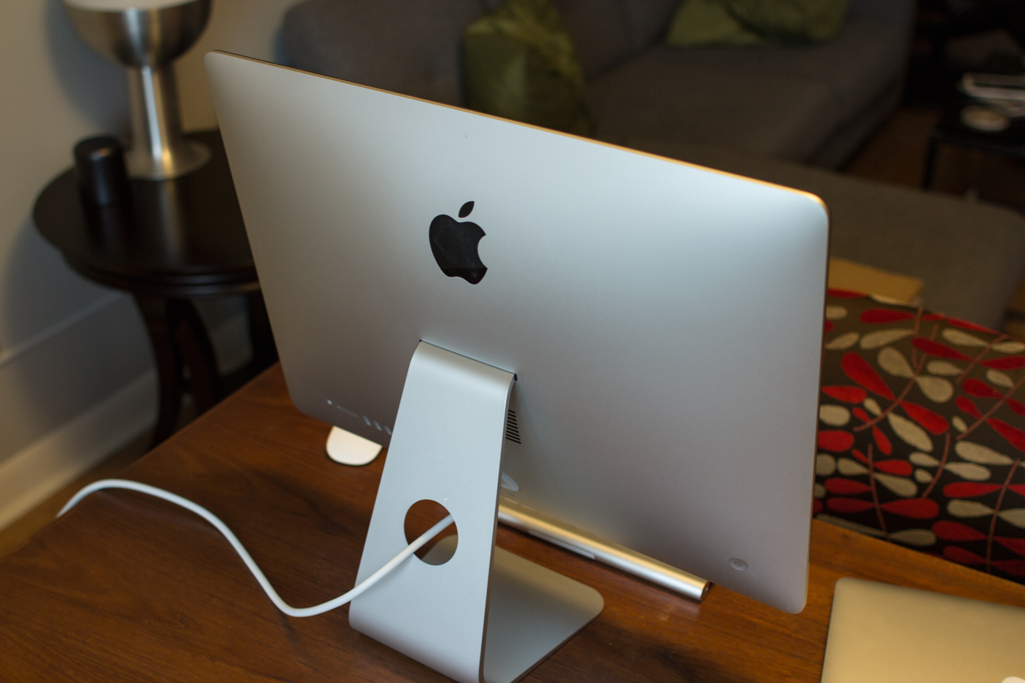 imac-rear-angle.jpg
