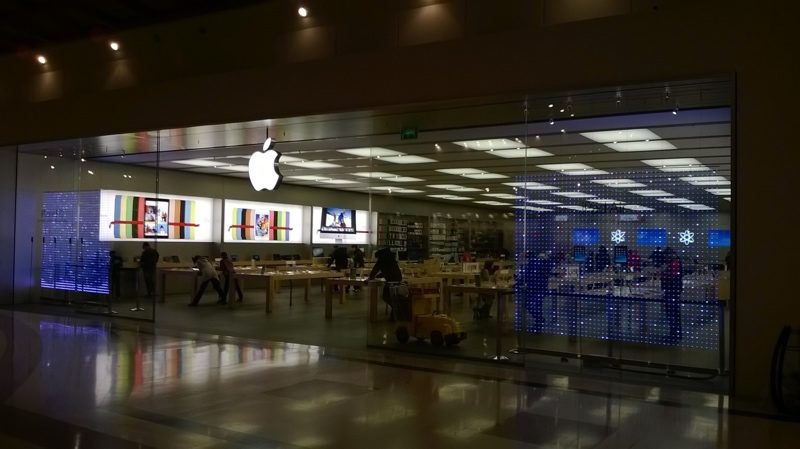 applewindowdisplaysnowflake-800x449.jpg