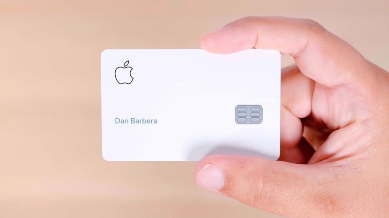applecardhandson.jpg