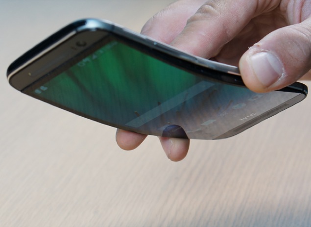 bent_htc_one_m8_consumer_reports.jpg