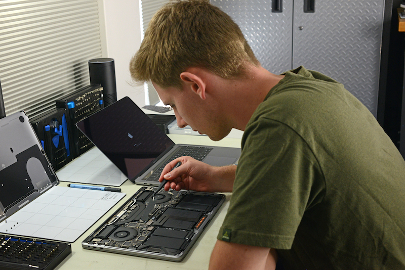 ifixit-2018-mbp.jpeg