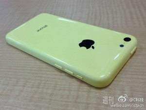More-iPhone-5C-photos-leak-out.jpg