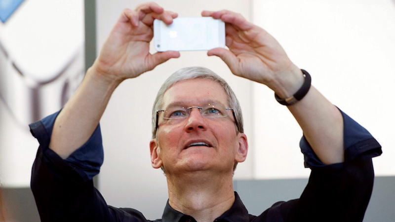 Tim-Cook-selfie.jpg