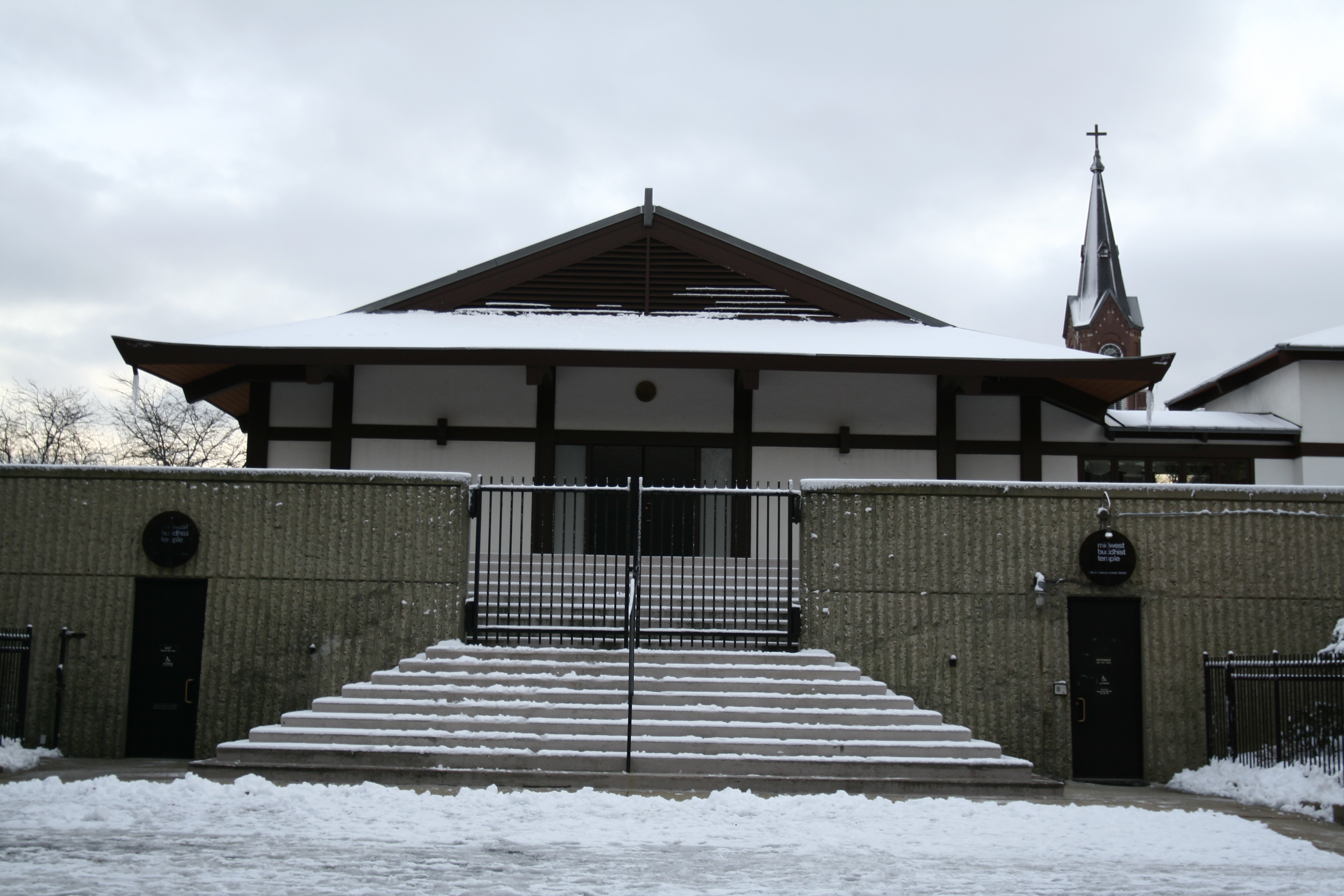 Midwest_Buddhist_Temple.jpg