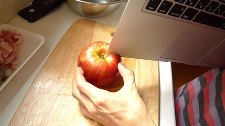 Bizzare-use-of-Macbook-Air-14.jpg