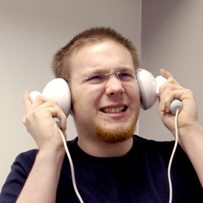082508_earbud_3.jpg