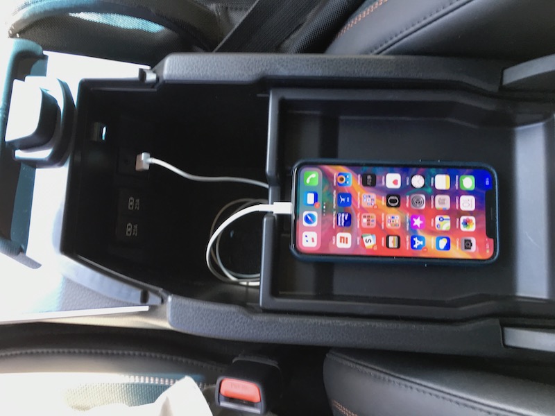 2019_avalon_phone_console.jpg