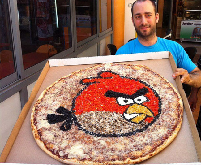 angry_bird_pizza.jpg