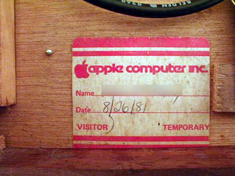 apple-1-visitor-badge2_f.jpg