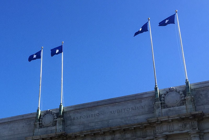 appleflags-800x535.jpg