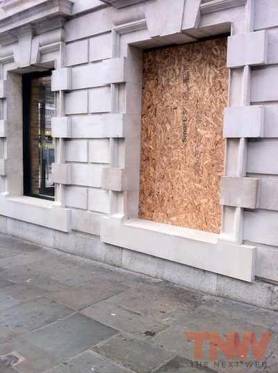 covent_garden_robbery_boarded_window.jpg