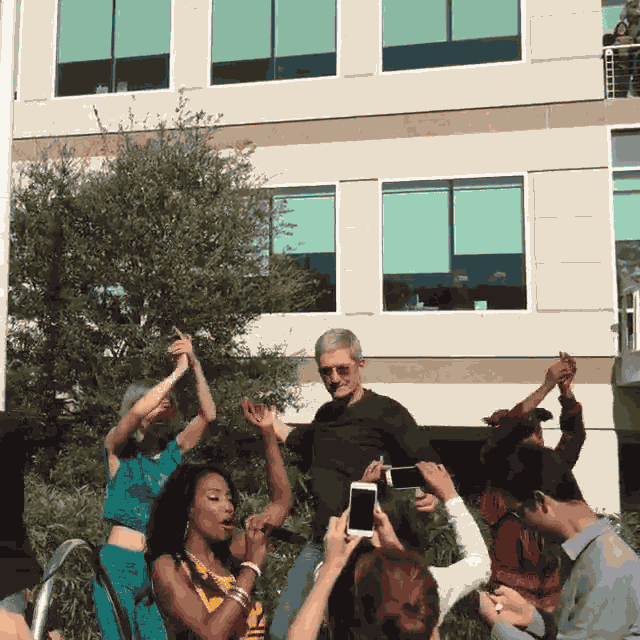 tim-cook-dancing.gif