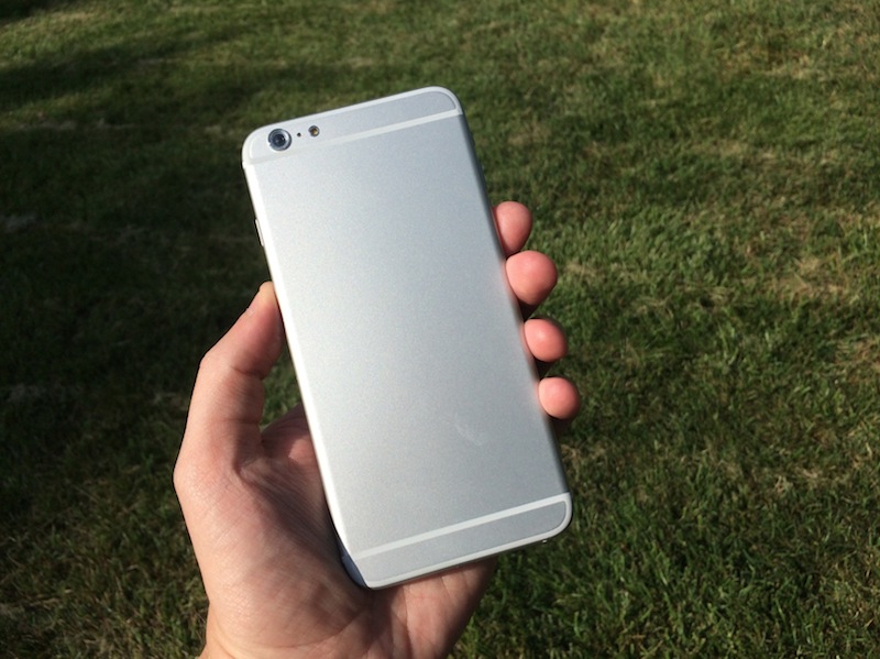 iphone_6_55_mockup_hand.jpg