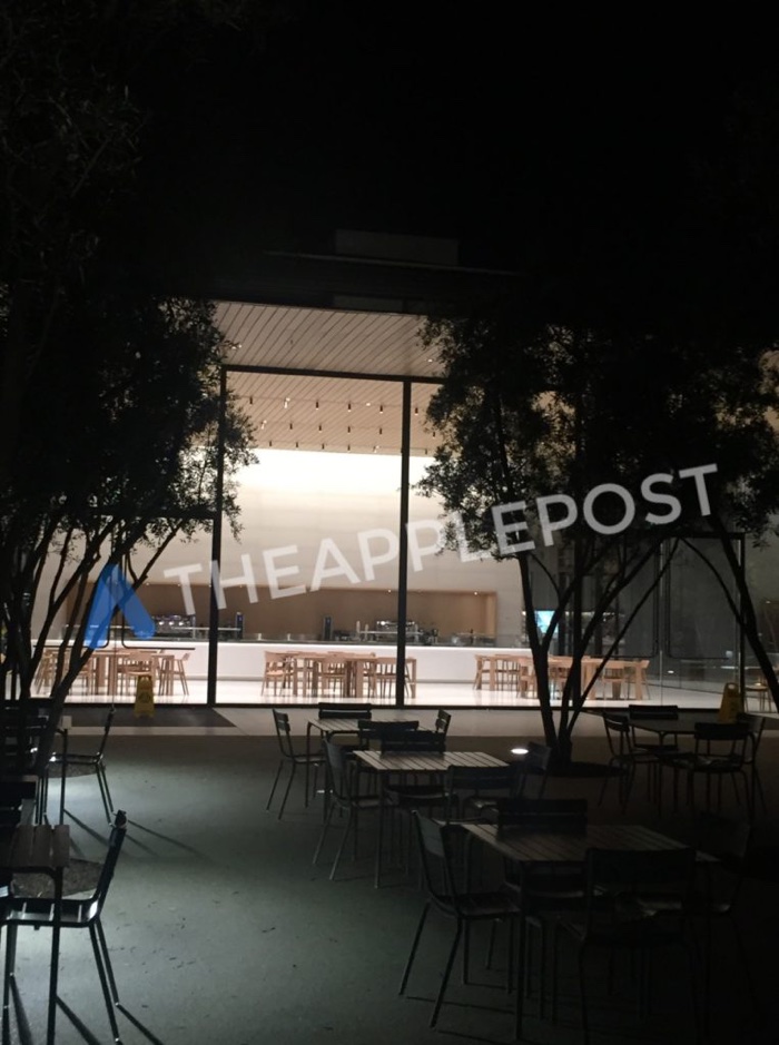 appleparkvisitorscenter1.jpg