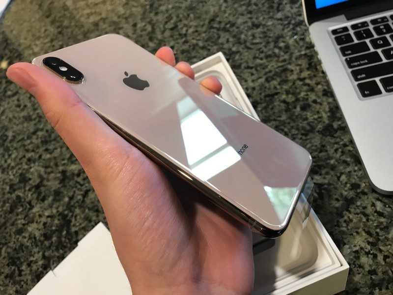 iphonexrgoldreddit-800x600.jpg