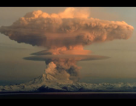 VolcanoMountRedoubt032609.jpg