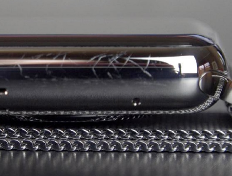 apple-watch-with-scratches.jpg