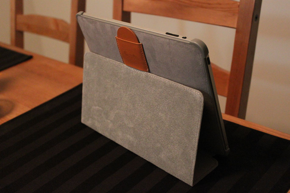 Bookstand_small11.jpg