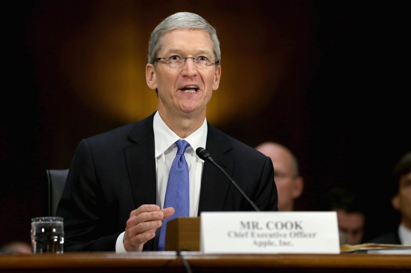 tim_cook_suit-800x533.jpg