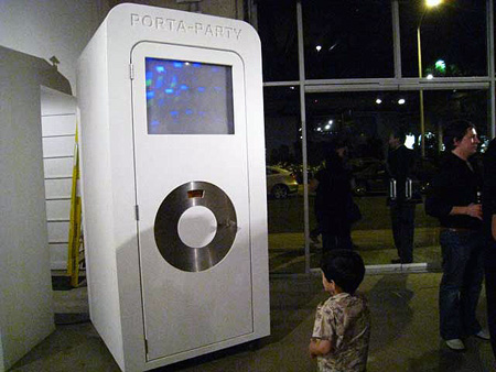 portapotty-ipod11.jpg