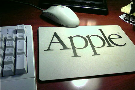 white-apple-mouse-pad.jpg