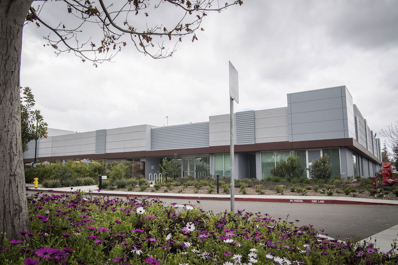 apple_microled_facility.jpg