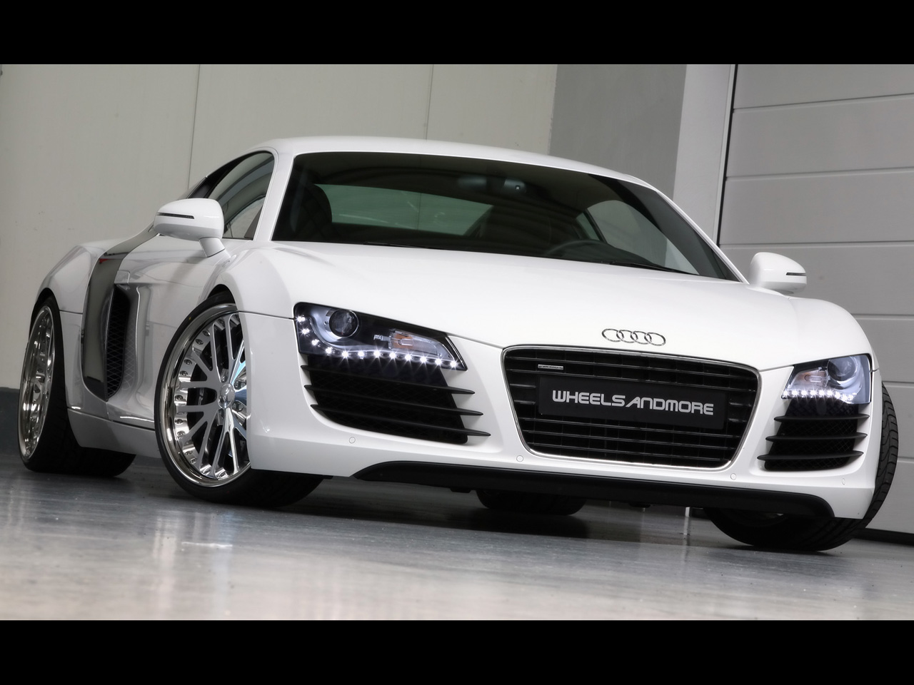 2009-Wheelsandmore-Audi-R8-Front-Angle-1280x960.jpg