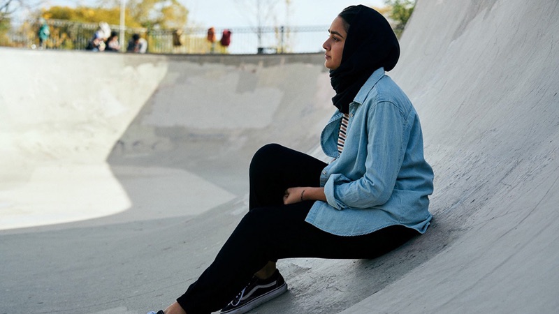 halaapplemovie.jpg