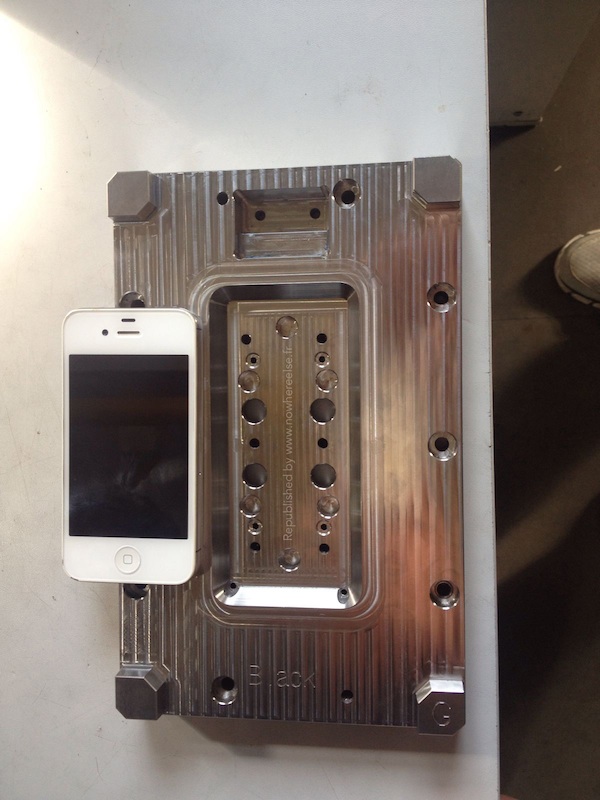 iphone_6_mold_comp_1.jpg