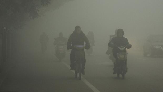 china_pollution_ap971430398958_620x350.jpg