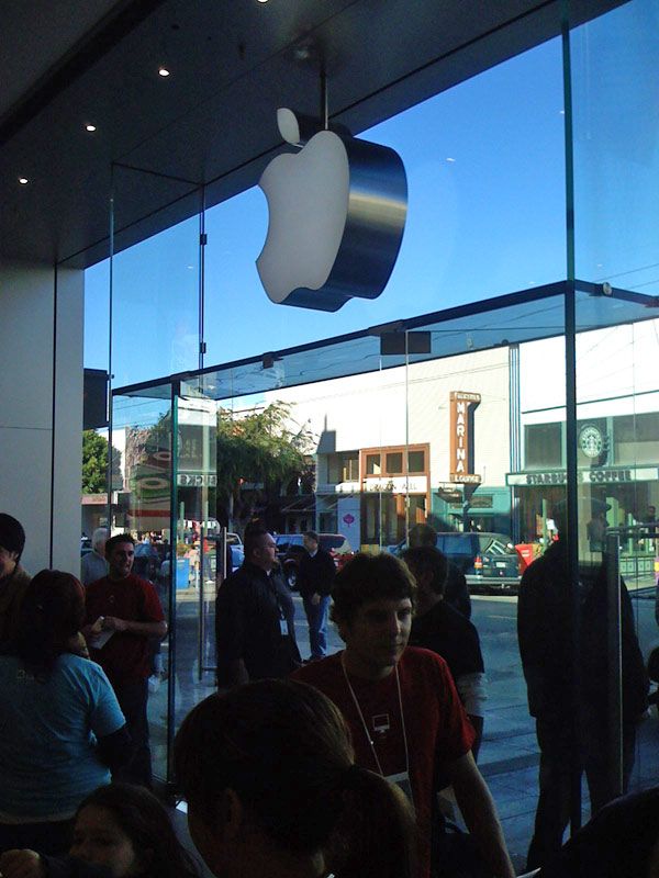 storeinsideuv4.jpg