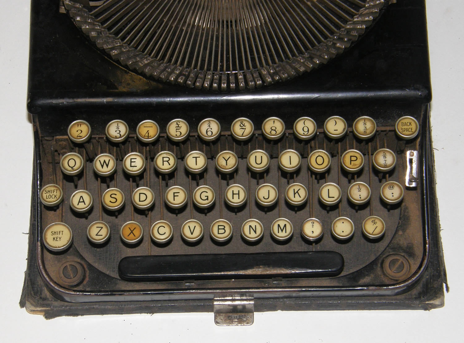 op_typewriter_keyboard_ep.jpg