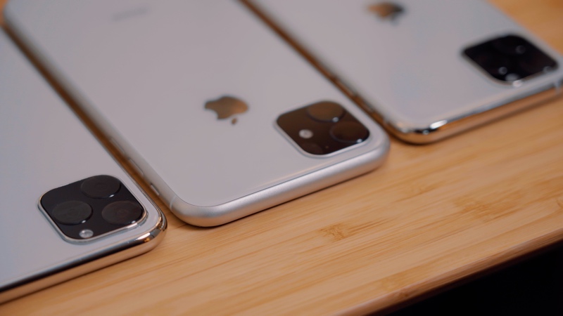 iphonedummymodelstrio.jpg