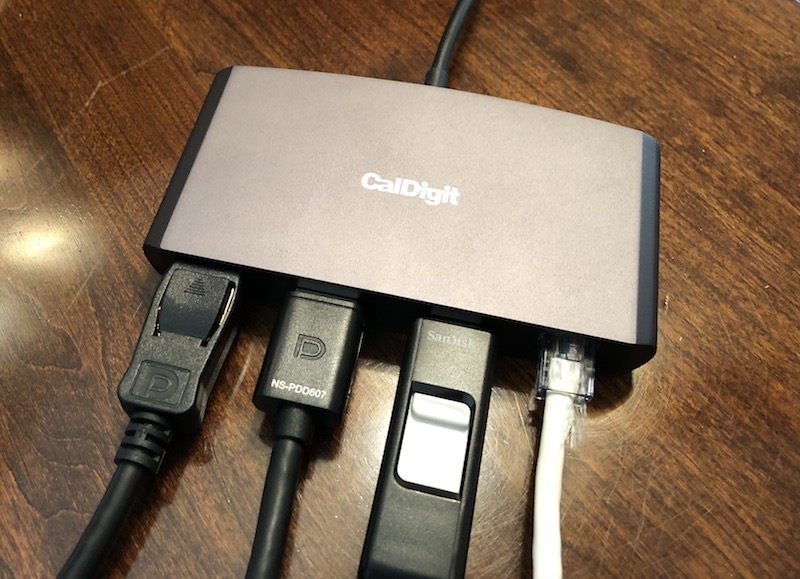 caldigit_mini_dock_cables.jpg