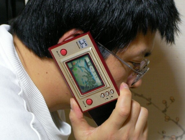 game_watch_game_modded_with_phone.jpg