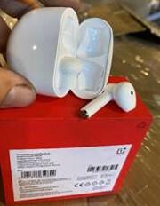 Ear%20Buds%20001.jpg