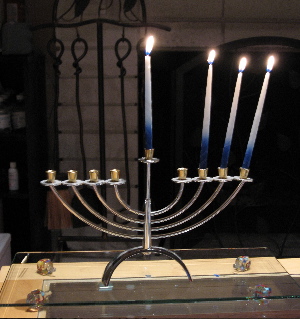 hanukkah06-3.jpg