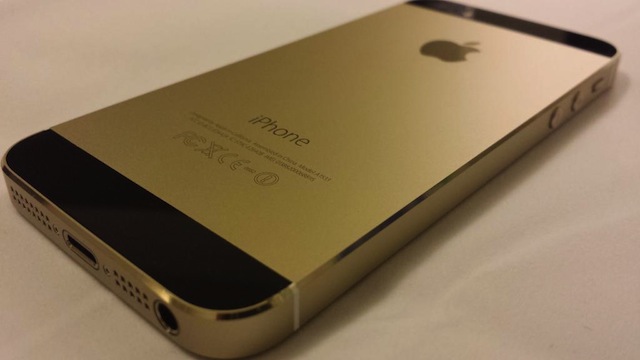 iPhone-5s-Genuine-Black-Gold02.jpg
