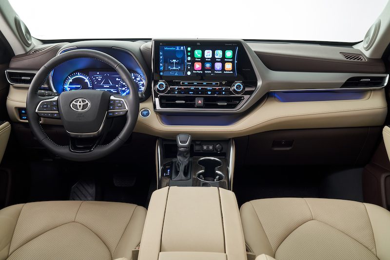 2020-highlander-carplay-800x534.jpg
