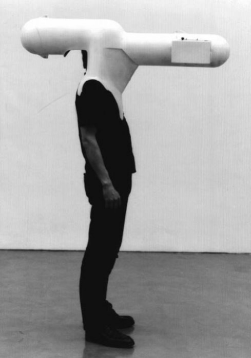 Walter-Pichler-489x699.jpg