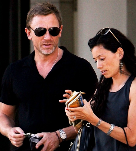 Daniel-Craig-wearing-a-Rolex-Milgauss1.jpg