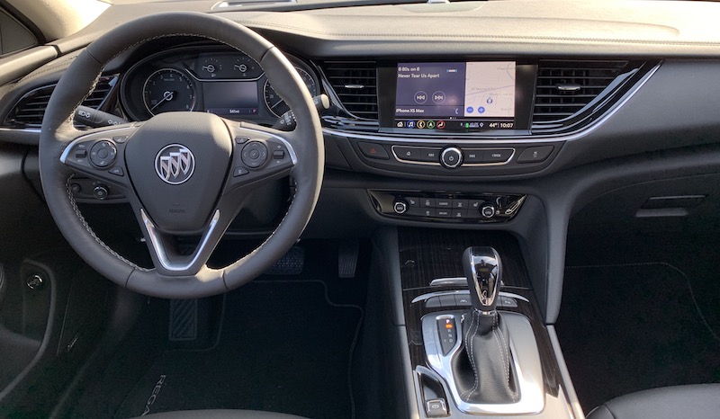 buick_regal_cockpit.jpg