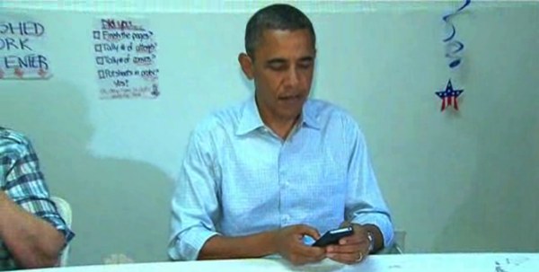 obama-befuddled-iphone.jpeg