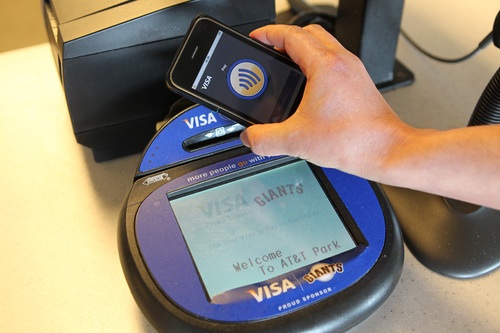 iphone_visa_mobile_payment.jpg