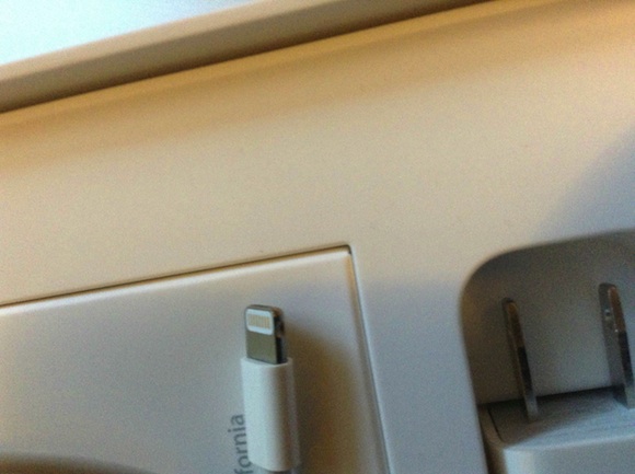 ipad_mini_power_adapter.jpg