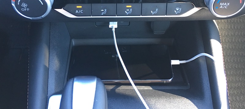 altima_phone_tray.jpg